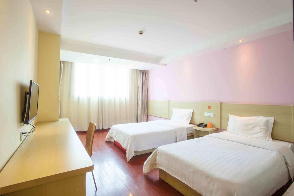 7Days Inn Beijing Railway Station Guangqu Gate Metro Station Rum bild